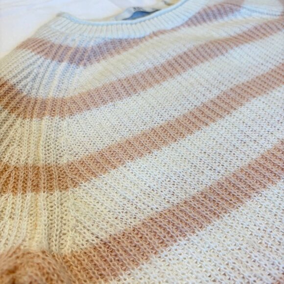 Fitted sweater with flared sleeves from the German brand EDC, size XS. - Picture 4 of 4